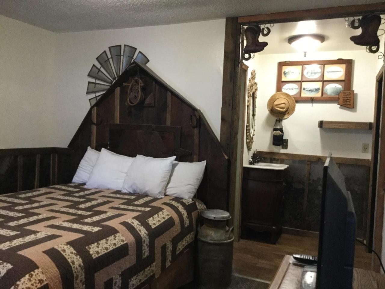 Black Bear Motel Davenport 외부 사진