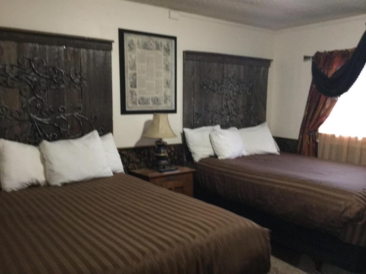 Black Bear Motel Davenport 외부 사진