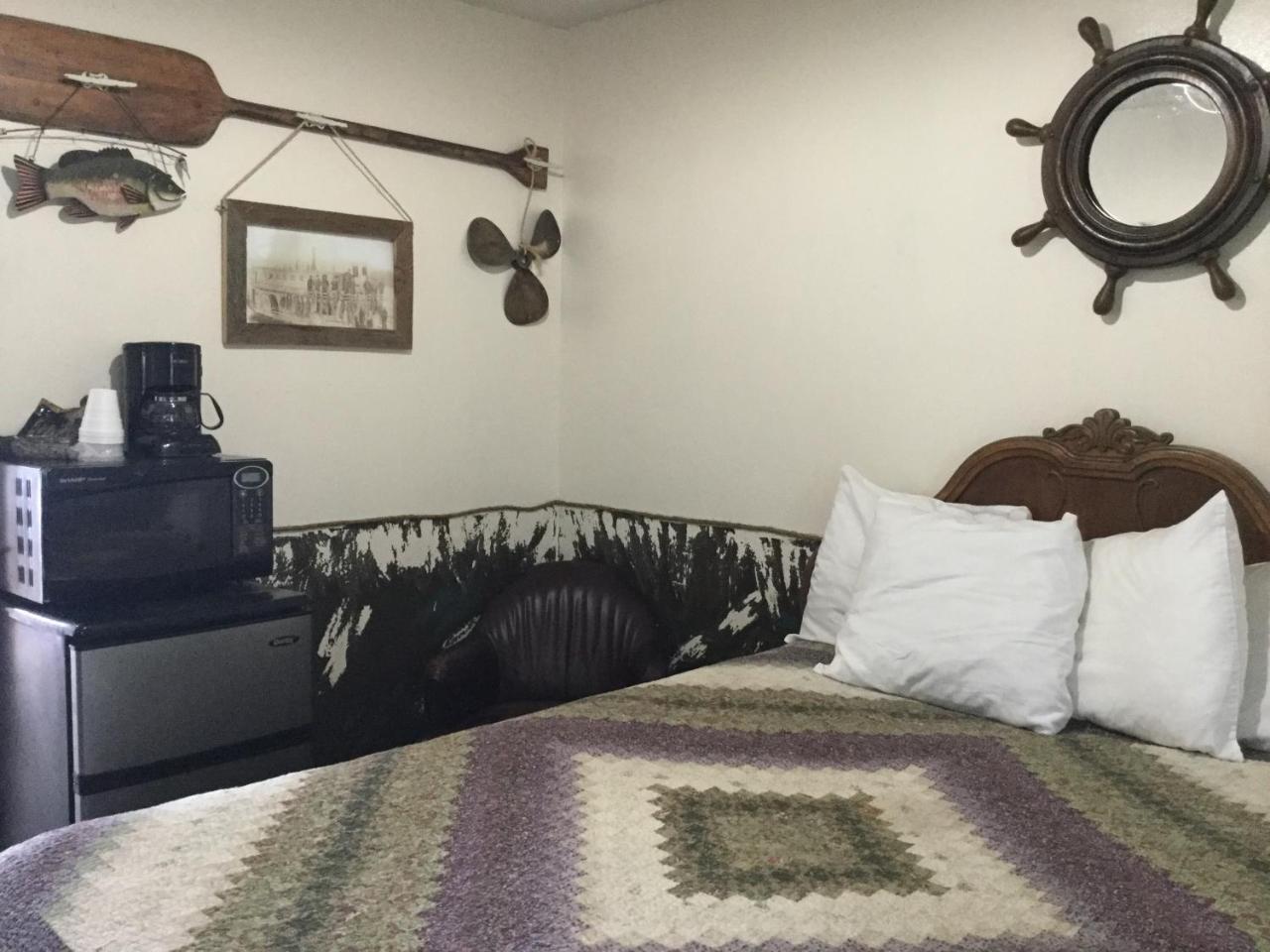 Black Bear Motel Davenport 외부 사진