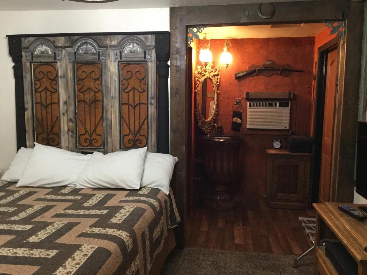 Black Bear Motel Davenport 외부 사진