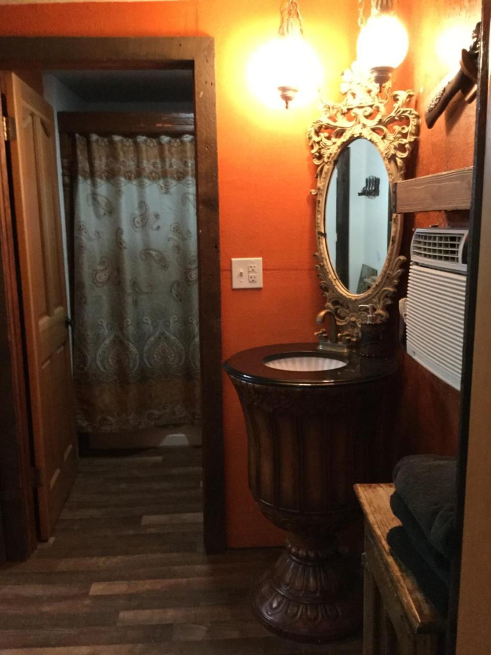 Black Bear Motel Davenport 외부 사진