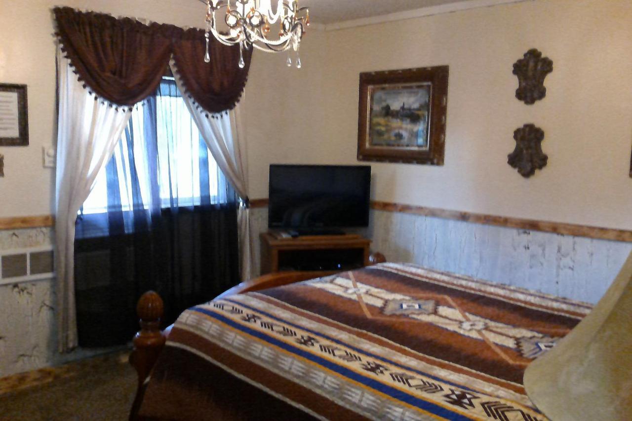 Black Bear Motel Davenport 외부 사진