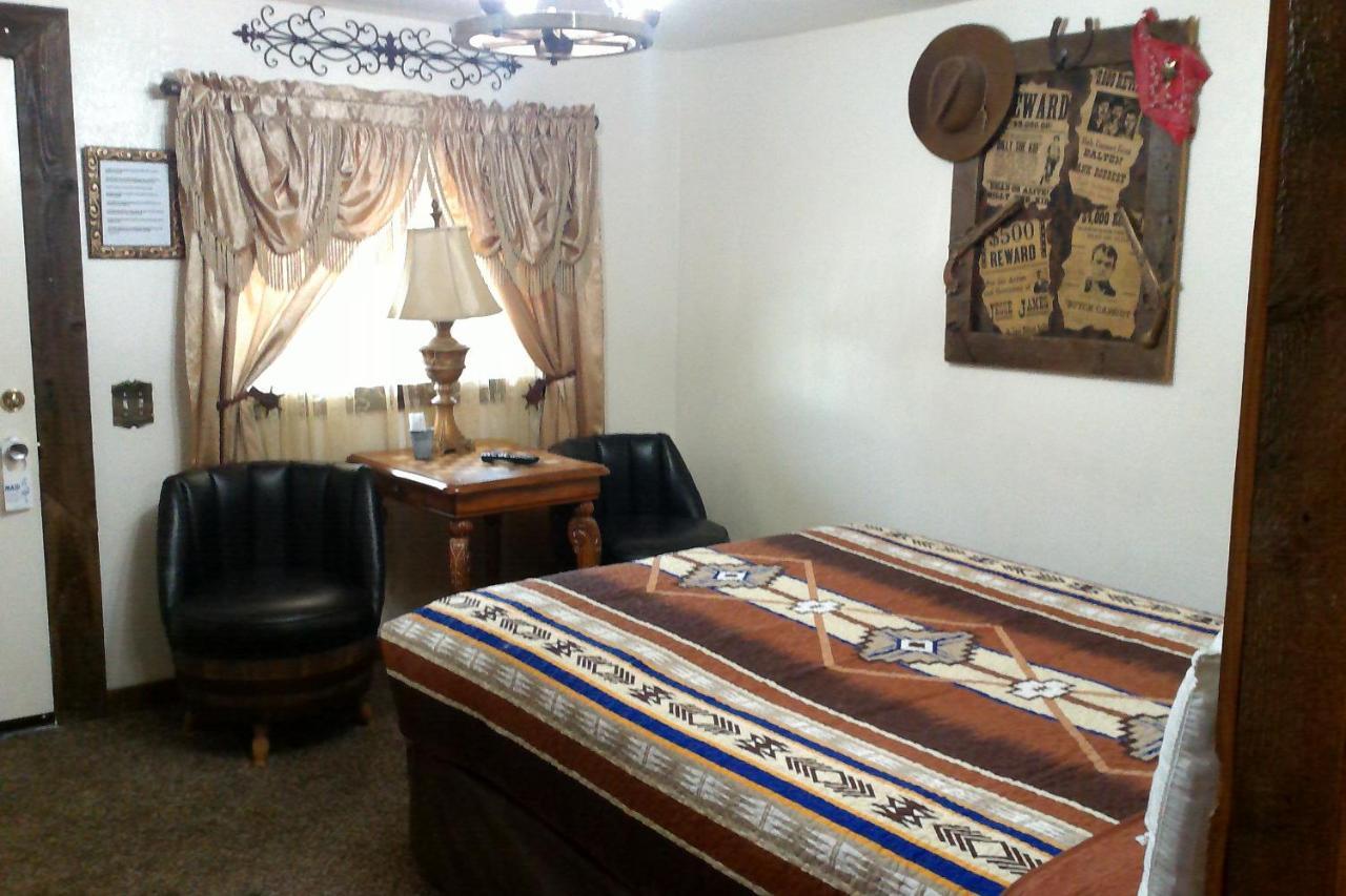 Black Bear Motel Davenport 외부 사진